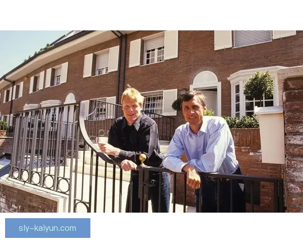 克鲁伊夫技术演变分析：探讨其对现代足球战术的深远影响与发展趋势