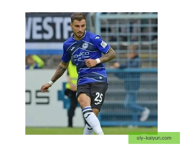 利桑德罗在纽韦尔老男孩表现稳健，状态回暖备受关注