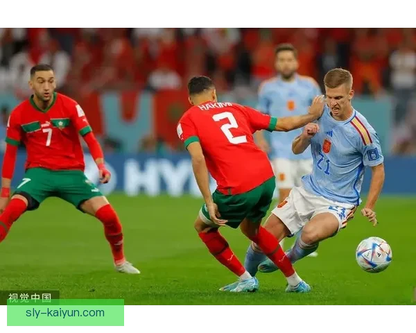 卡佩罗执教风格以防守稳固与战术纪律著称，强调体系化作战